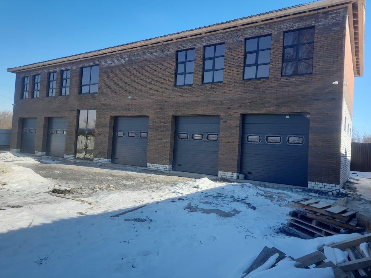 Промышленные ворота в цвете Серый антрацит